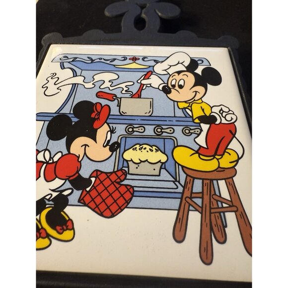 WDW Mickey Minnie Mouse Cooking Baking Hot Plate Ceramic & Cast Iron Trivet - Picture 2 of 6